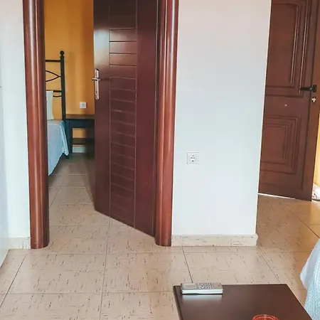 Aroma Studios&apartments 2 3* 보우르보우로우